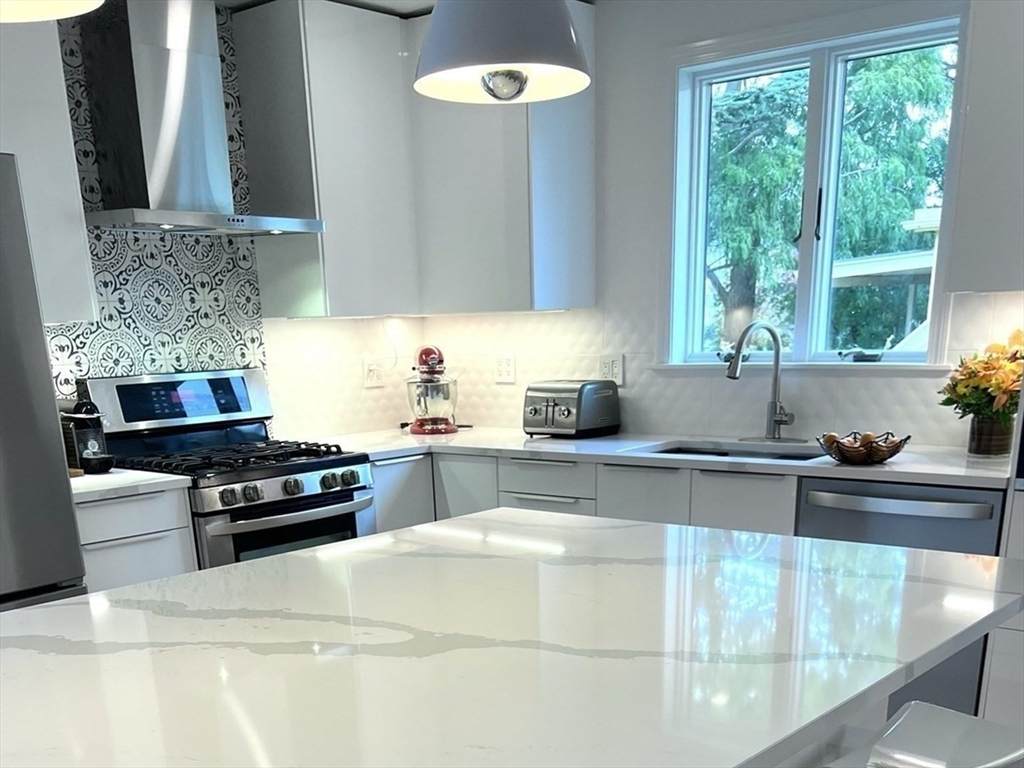 90 Monument - Photo 1