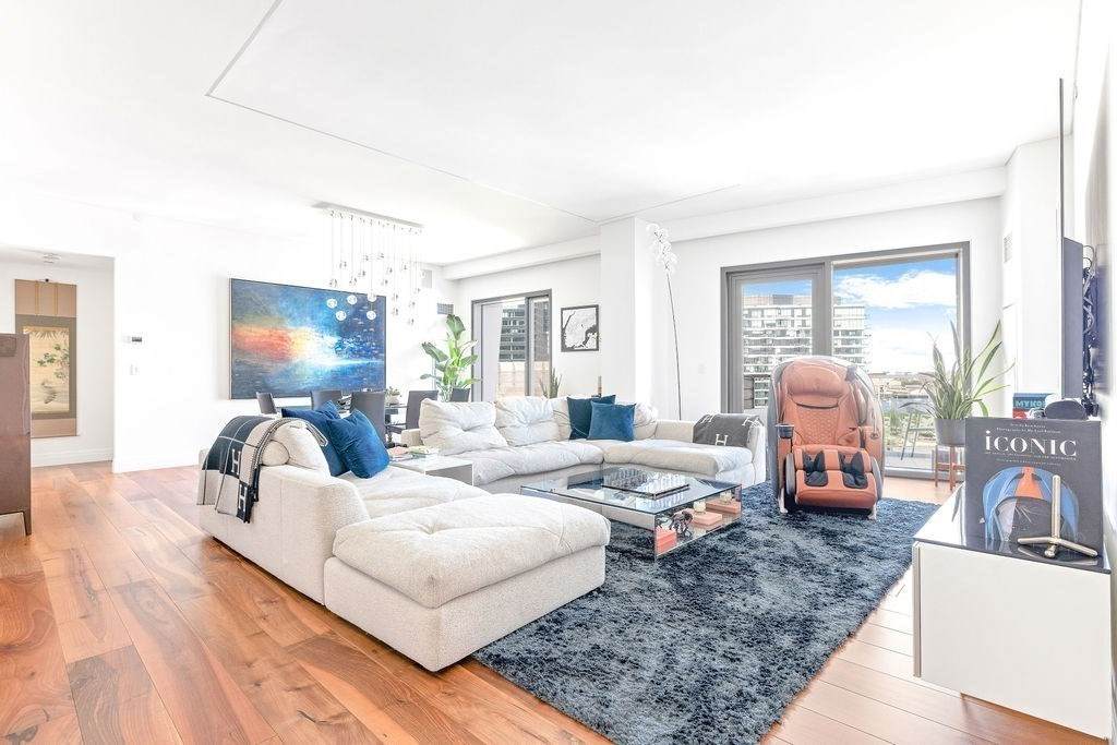 300 Pier 4 Blvd - Photo 1