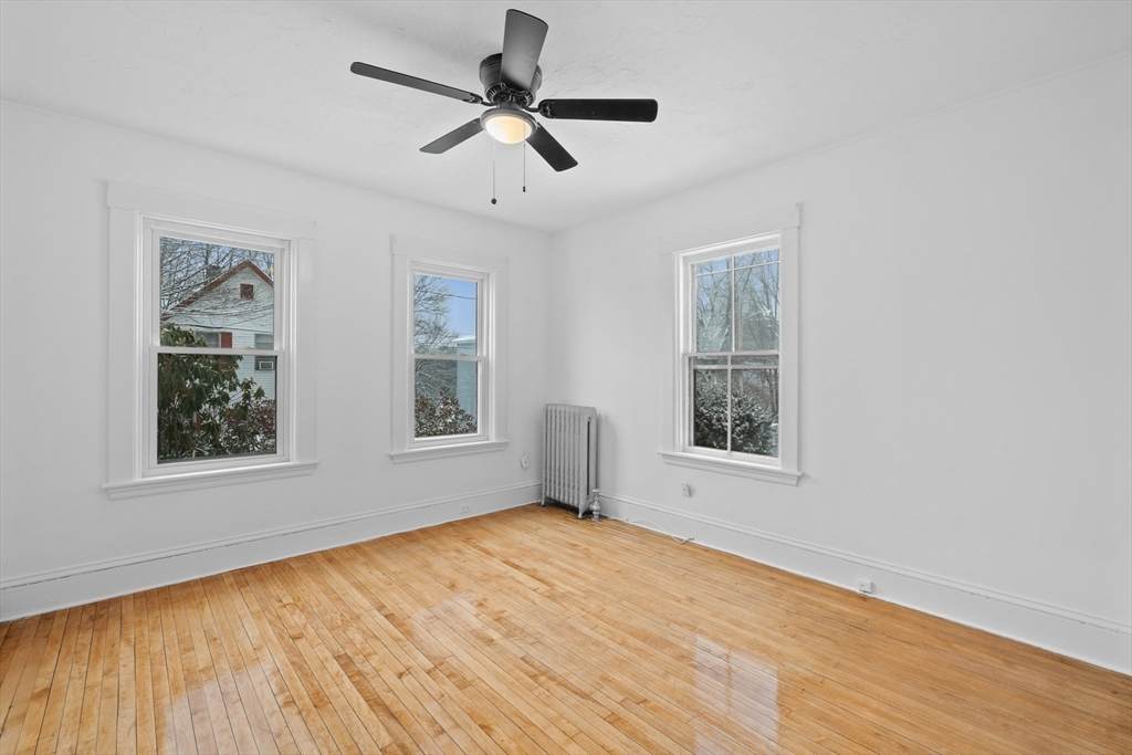 20 Temple St - Photo 1