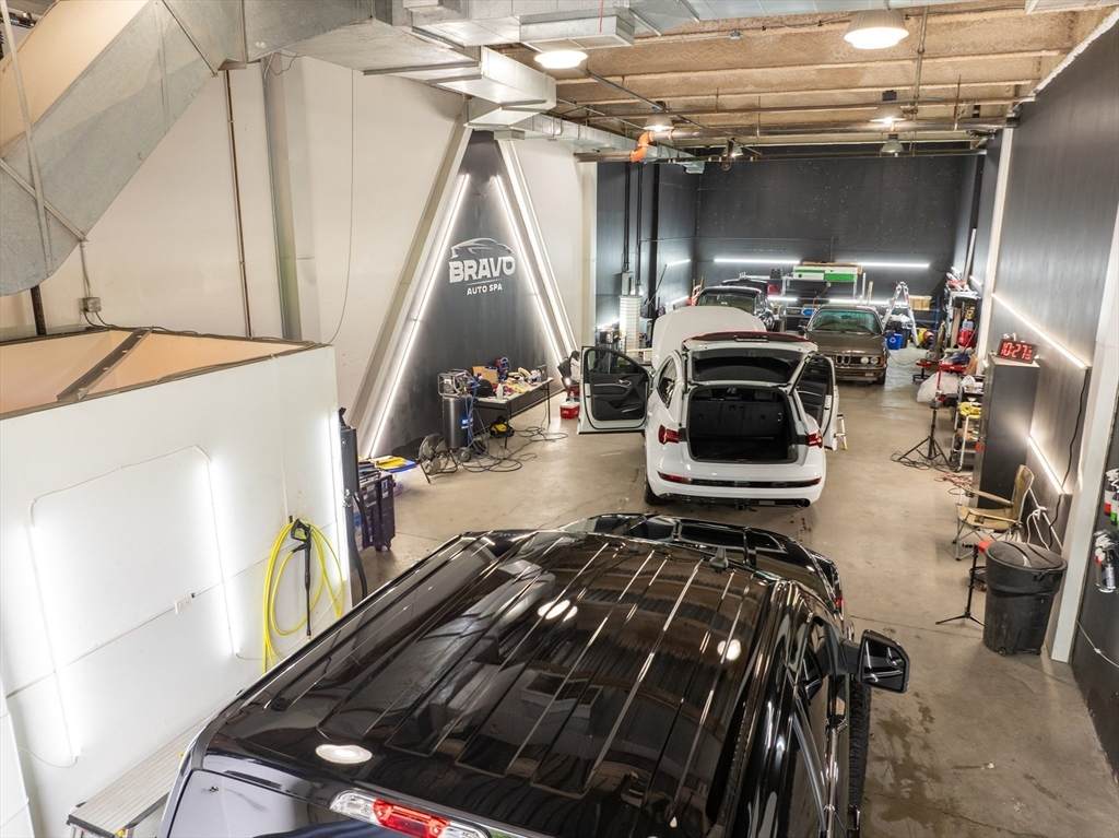 100 Ferncroft Rd - Photo 1