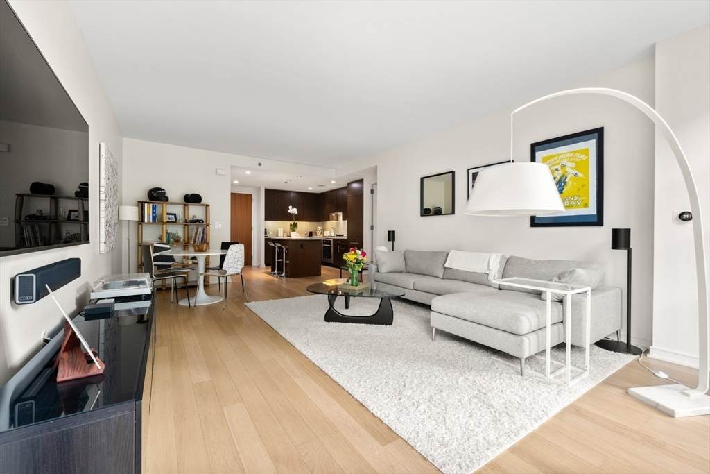 580 Washington - Photo 1