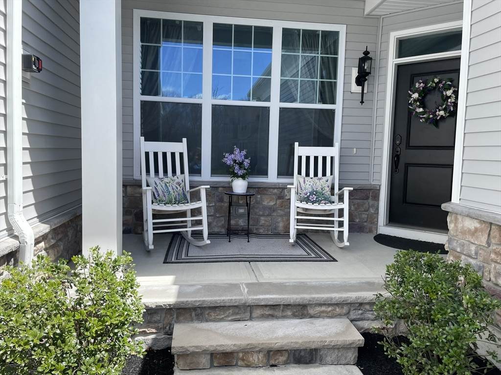 40 Phoebe St - Photo 1