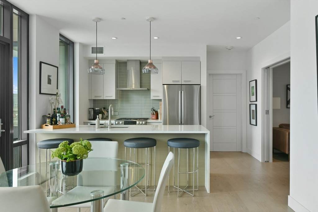 40 Traveler St - Photo 1