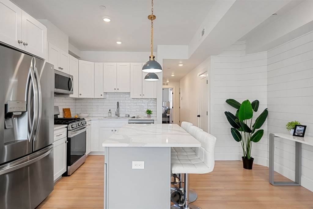 138 Centre St - Photo 1