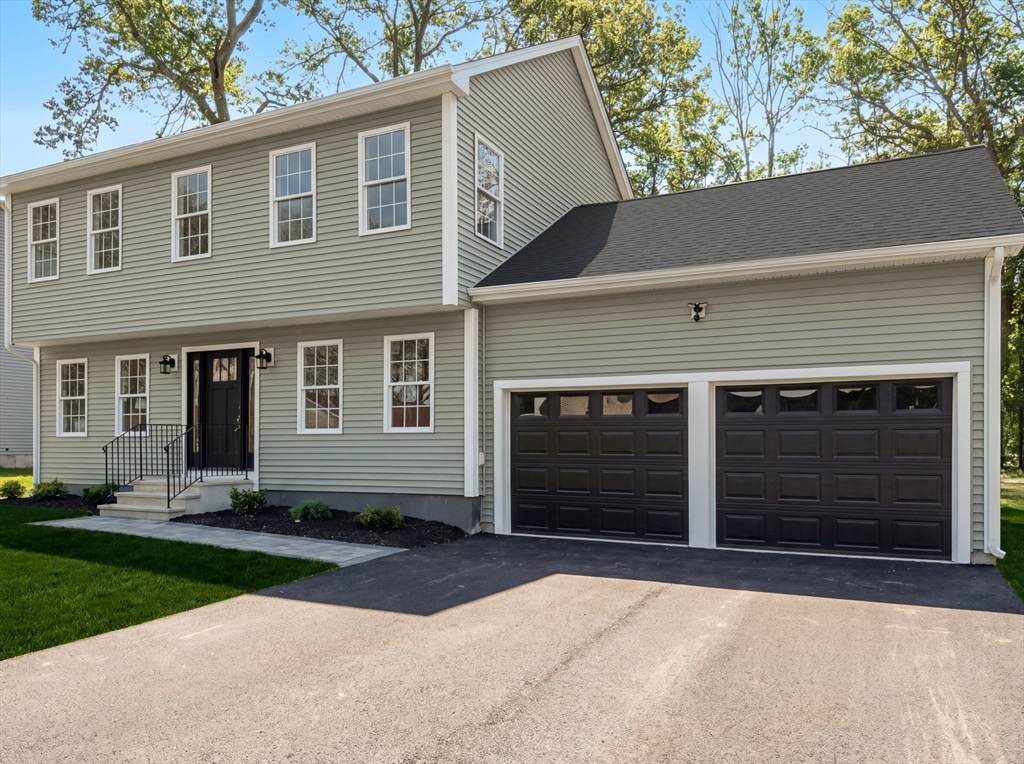 38 Colonial - Photo 1