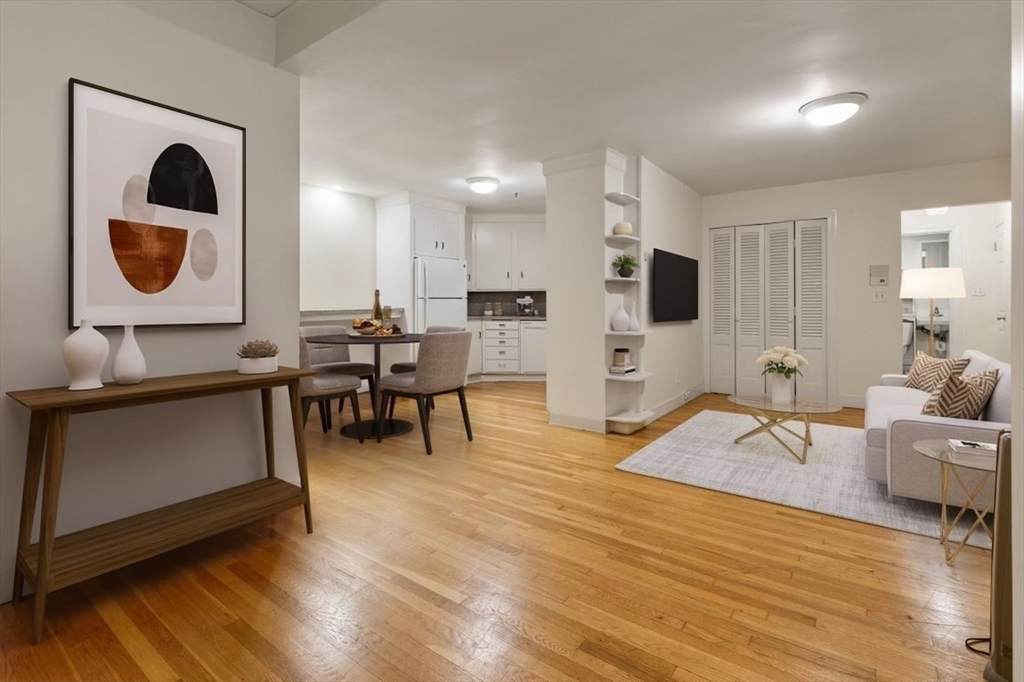 290 Commonwealth Ave - Photo 1
