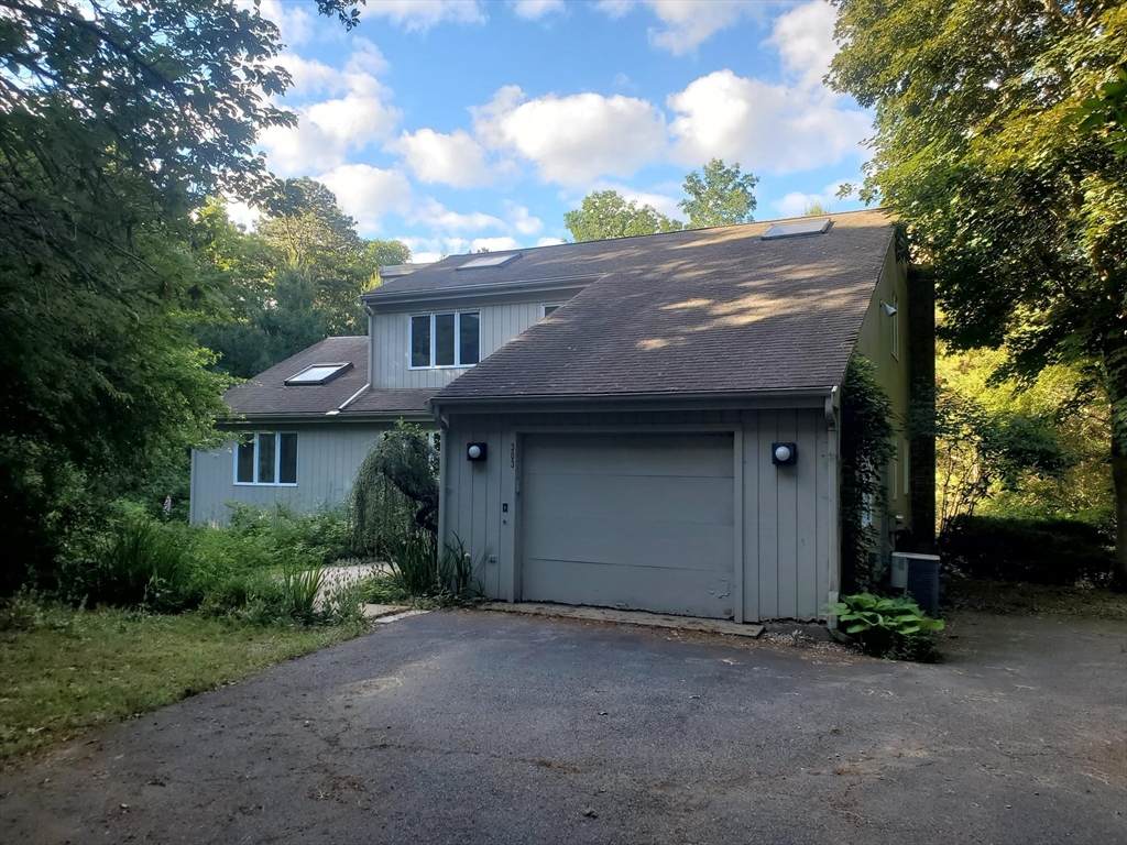 303 Turtleback Rd - Photo 1