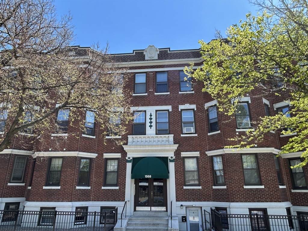 1568 Commonwealth Ave - Photo 1