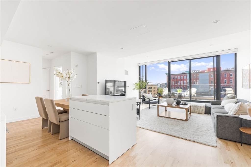 346 Congress St - Photo 1