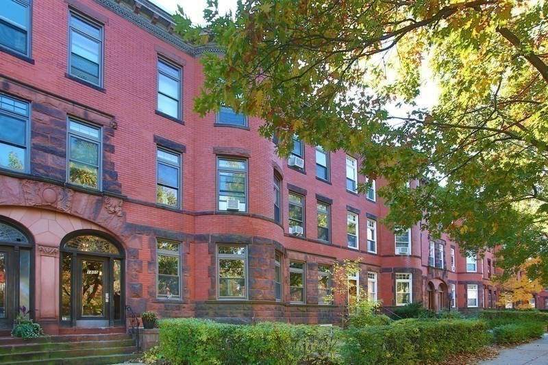 1805 Beacon - Photo 1