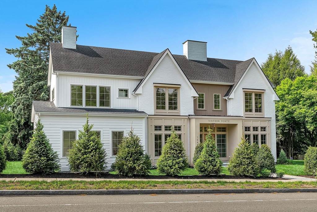 1640 Commonwealth Ave - Photo 1