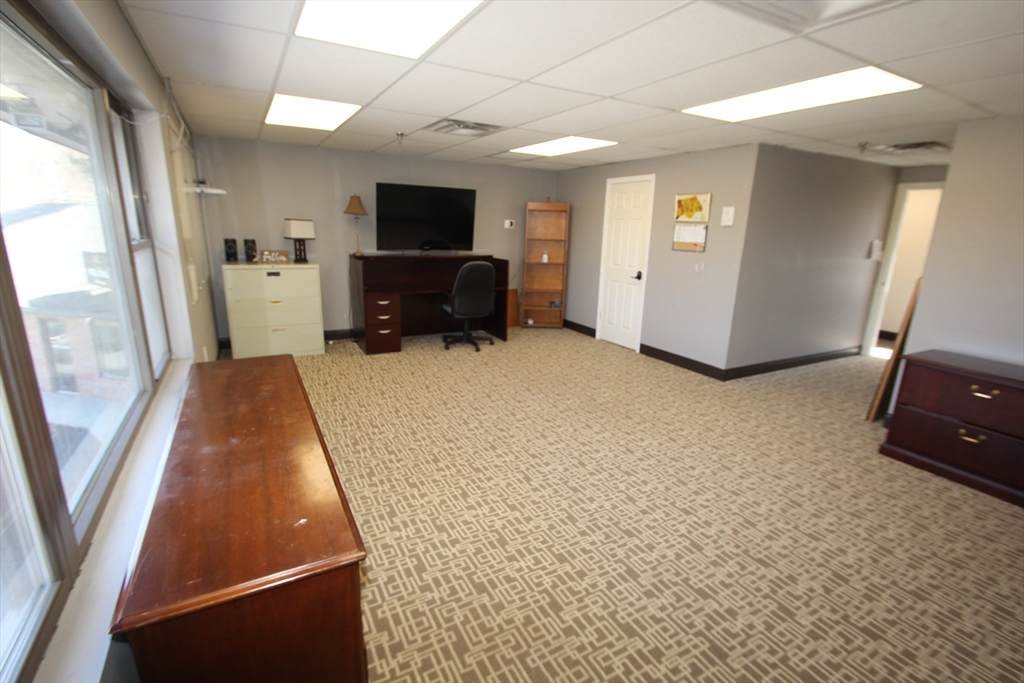 4 Lowell - Photo 1