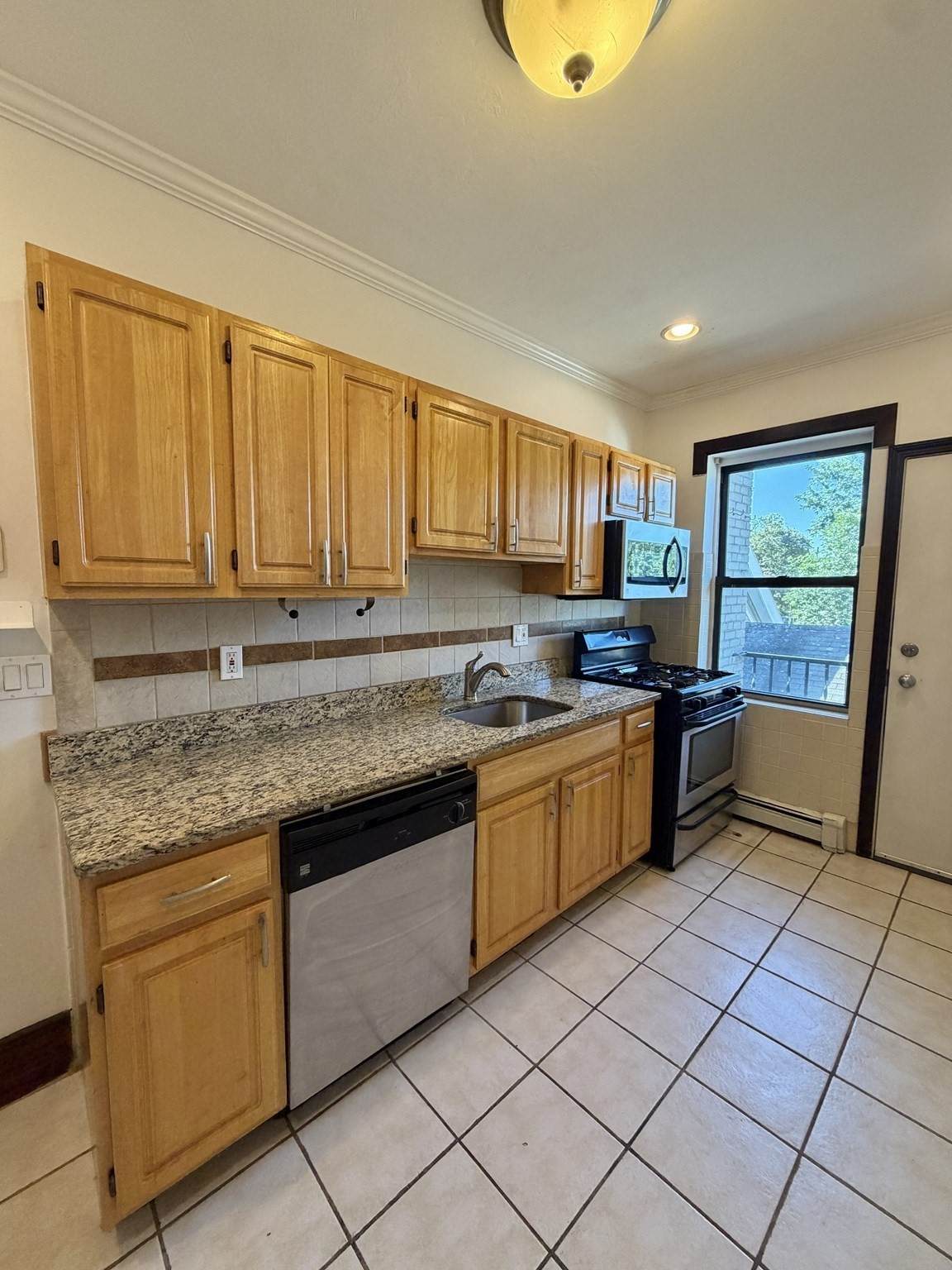 435 Walnut Ave - Photo 1