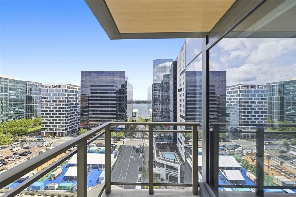 133 Seaport Blvd - Photo 1