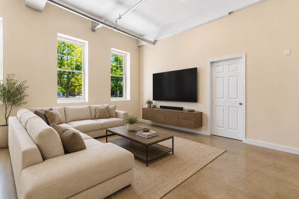 960 Broadway - Photo 1