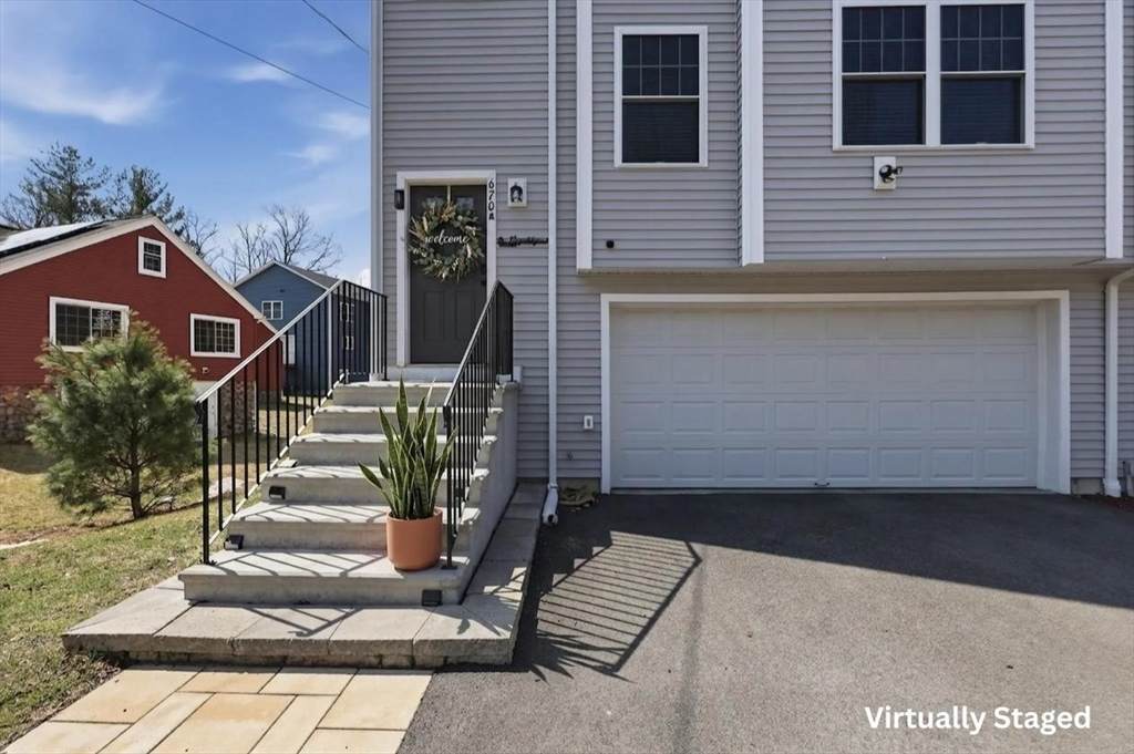 670A Burncoat St - Photo 1