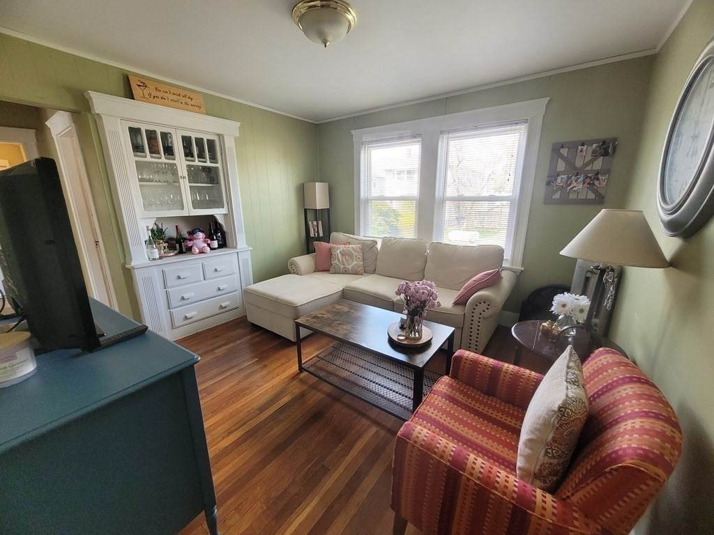 31 Lyman Ave - Photo 1