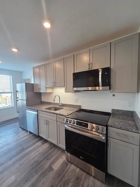 585 Essex St - Photo 1