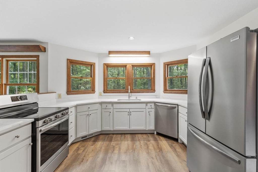686 Scott Rd - Photo 1