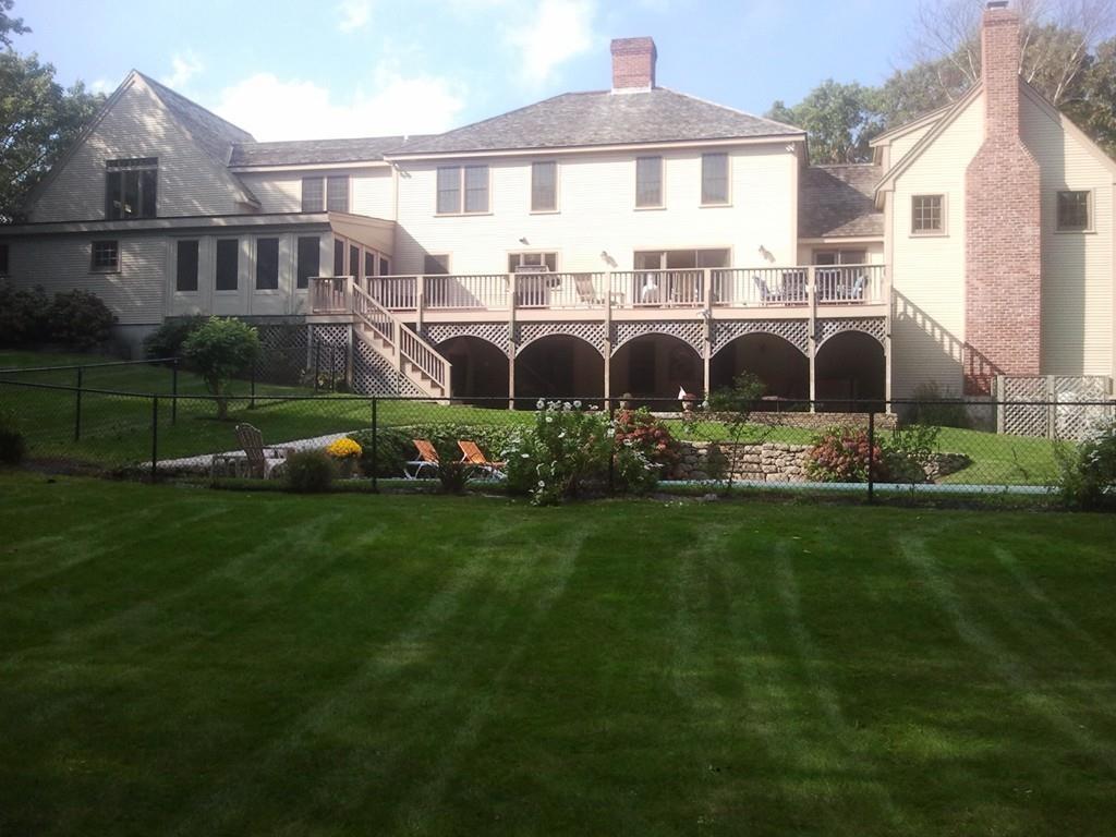 71 Angela Way - Photo 1
