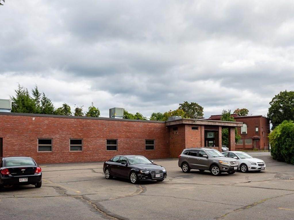 48 E Silver St - Photo 1