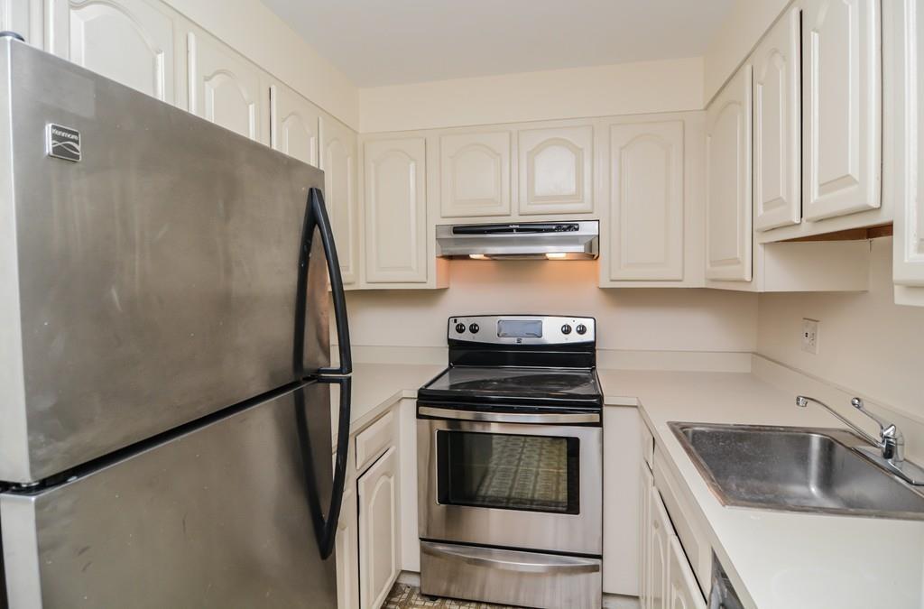 357 Commercial St - Photo 1