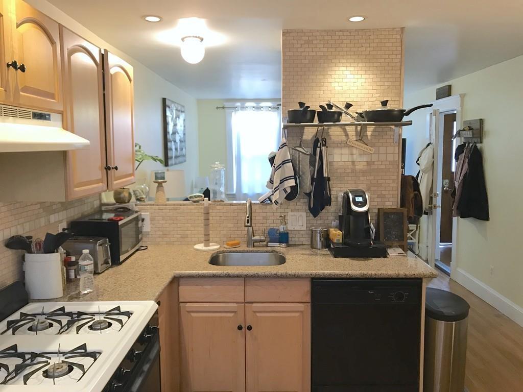 4 Leeds St. - Photo 1