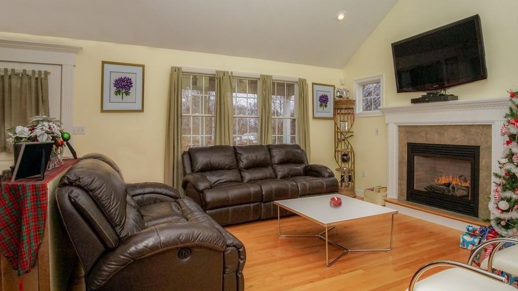 1021 Taunton Avenue - Photo 1