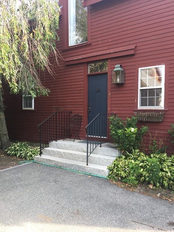 4 Peele House Square - Photo 1