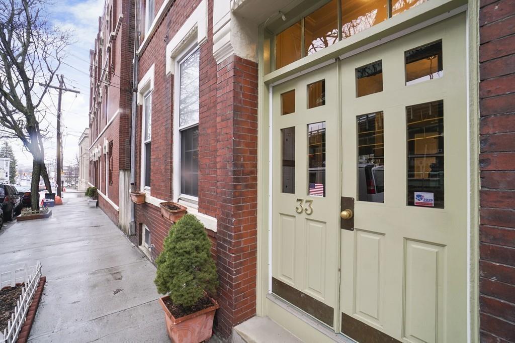 33 Chestnut St - Photo 1