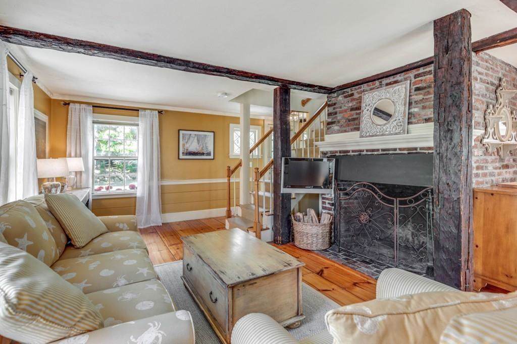 7 Hanover Court - Photo 1