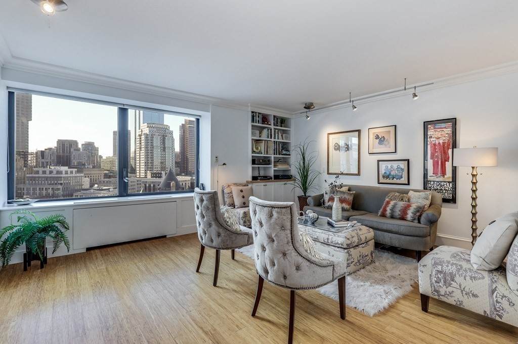 85 East India Row - Photo 1