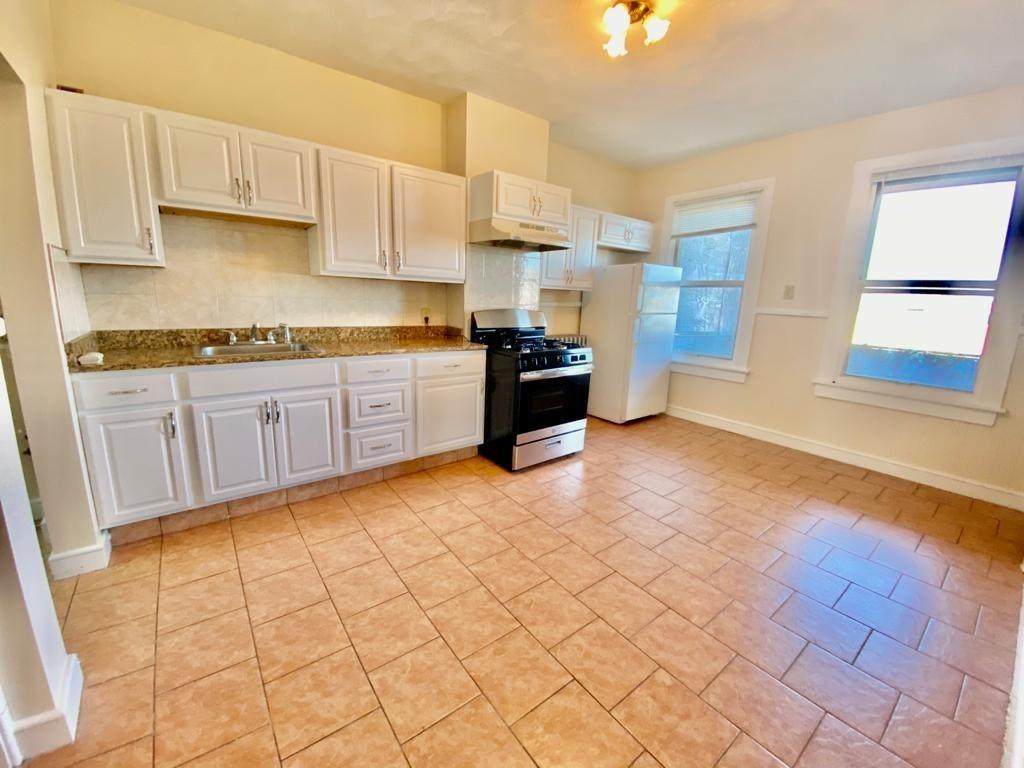 74 Prescott St - Photo 1