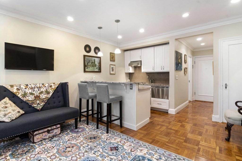 56 Commonwealth Ave - Photo 1