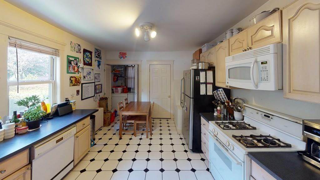 591 Washington Street - Photo 1