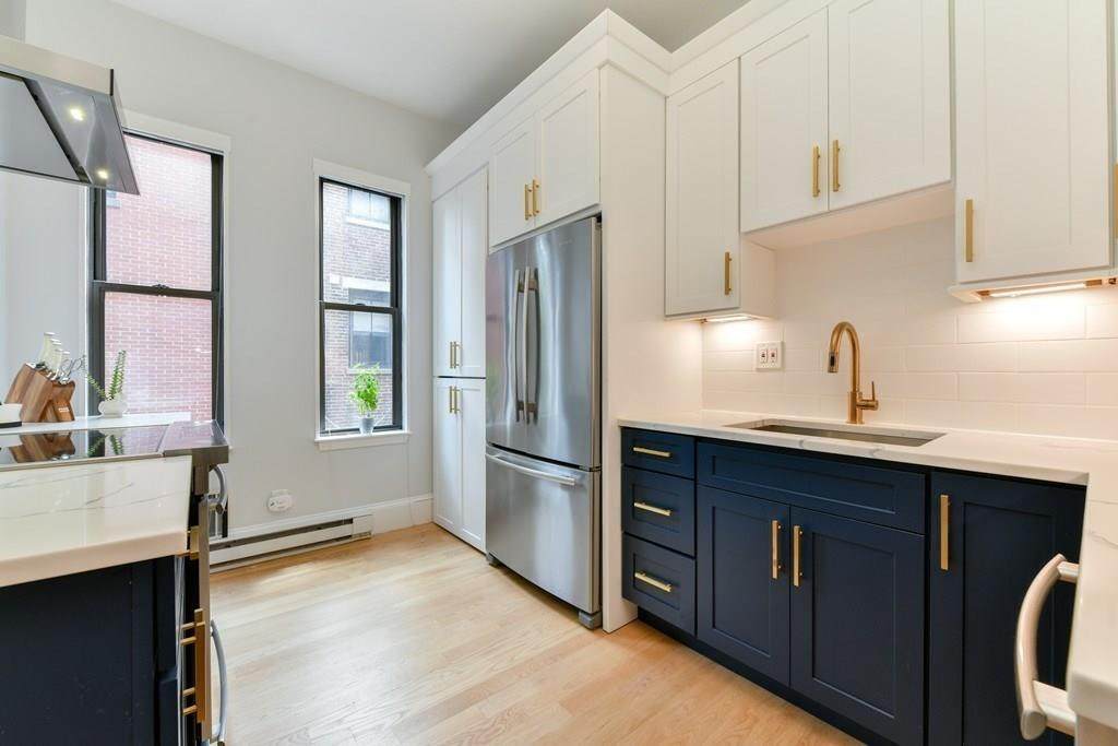 258 Shawmut Ave - Photo 1