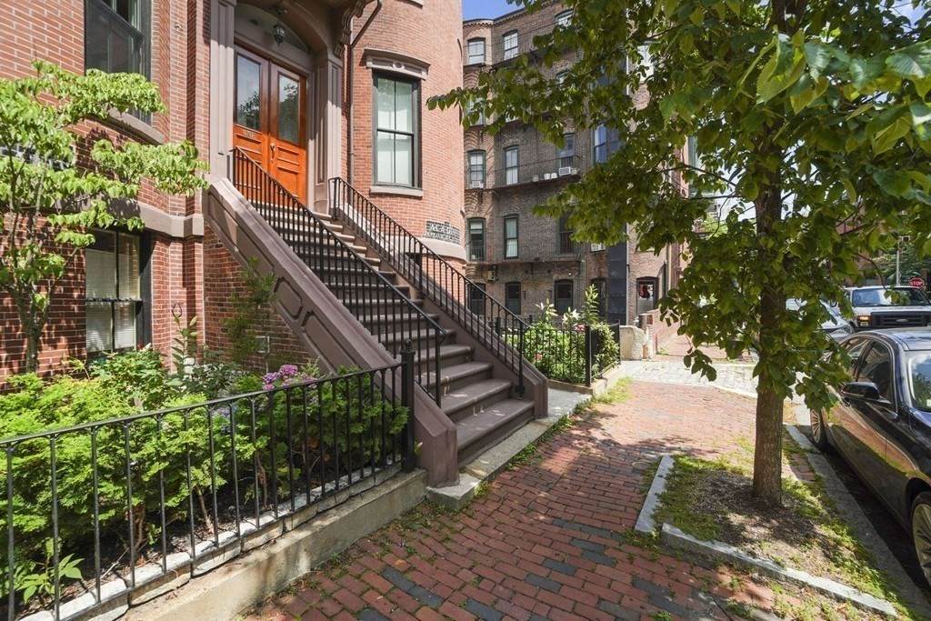 1-3 Claremont Park - Photo 1