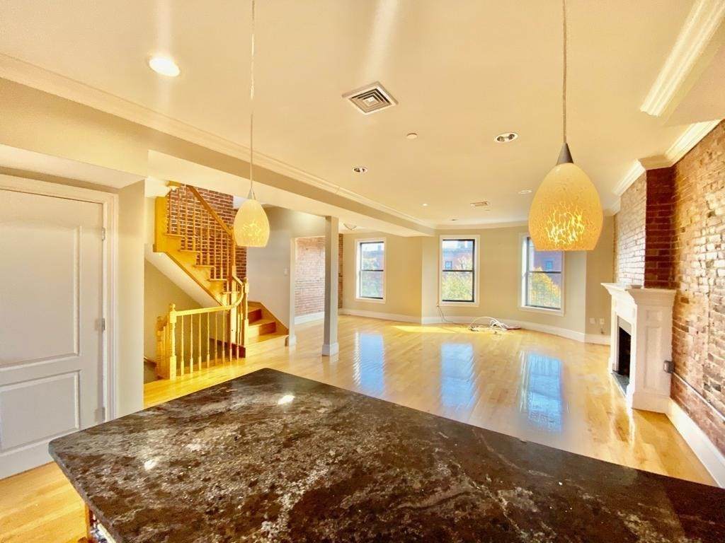 681 Tremont - Photo 1