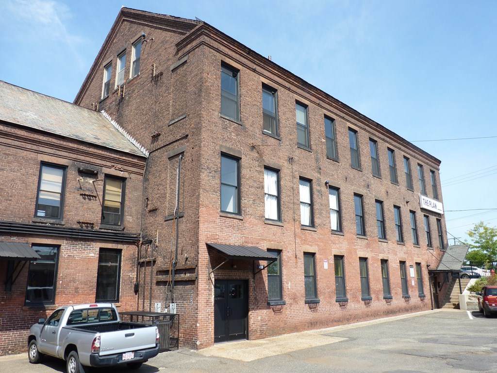 418 Dwight Street - Photo 1