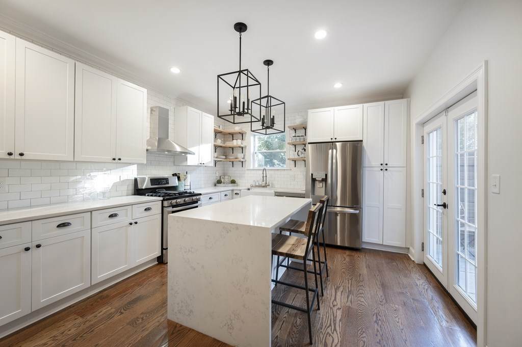 107 Putnam St - Photo 1