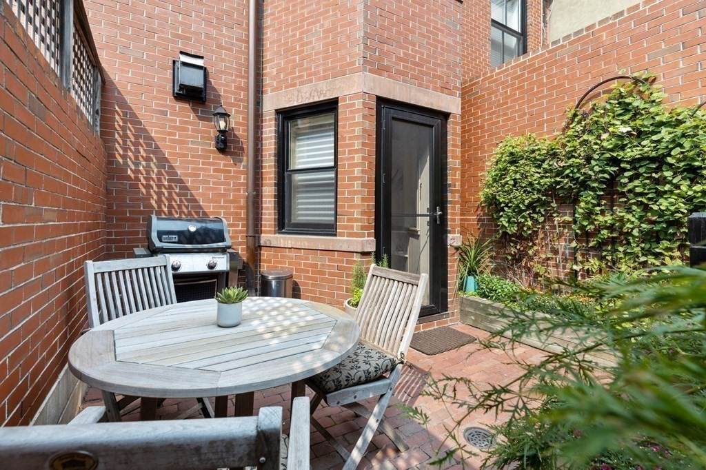 151 Beacon Street - Photo 1