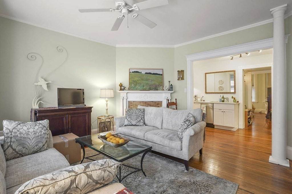 686 Washington St - Photo 1