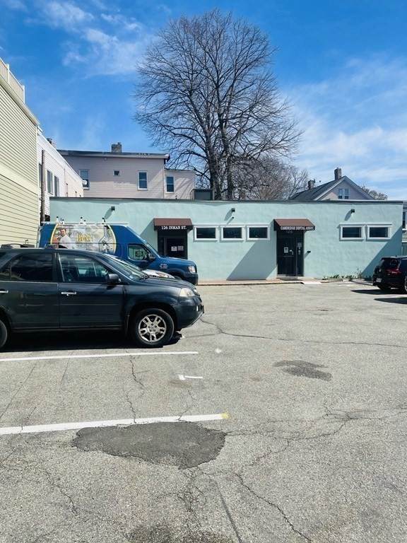126 Inman St - Photo 1