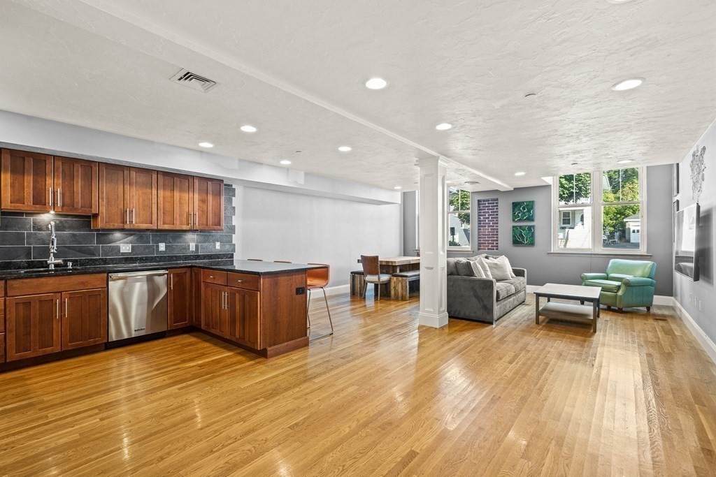50 Floyd St - Photo 1