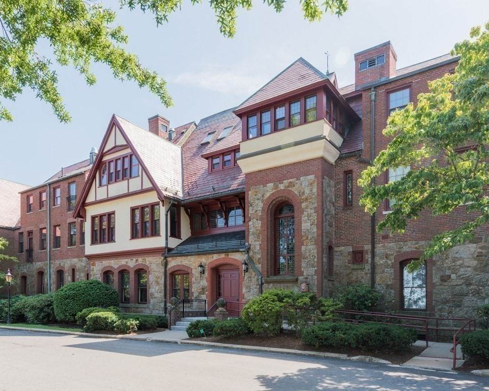 456 Belmont Street - Photo 1