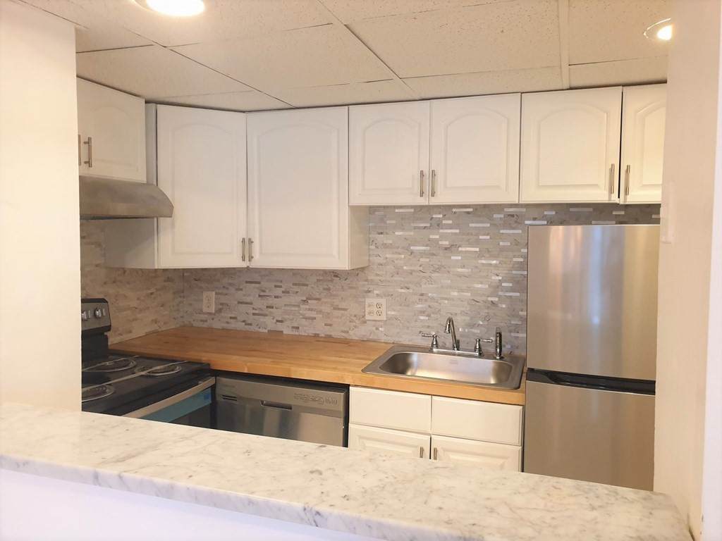466 Commonwealth Ave - Photo 1