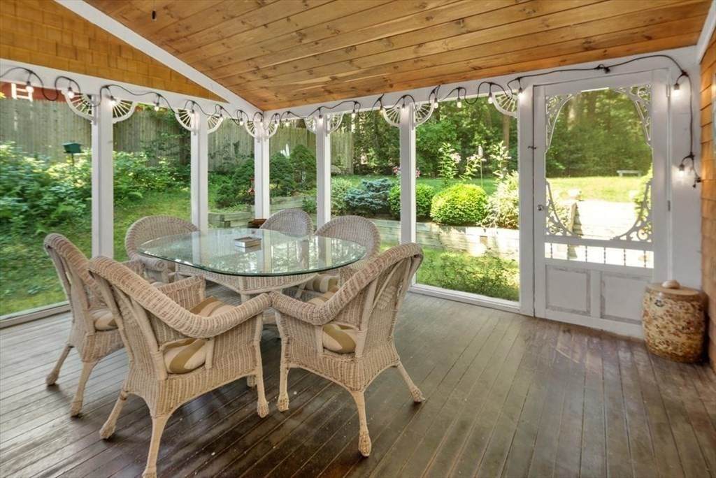 20 Apple Hill Lane - Photo 1