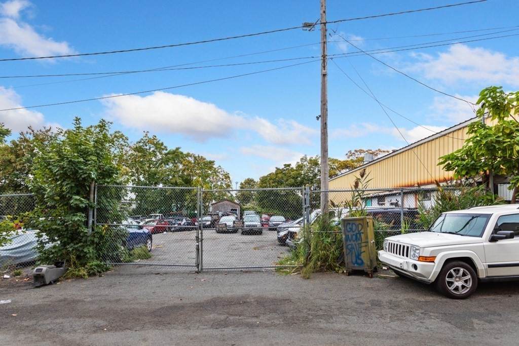 15 Buell St - Photo 1