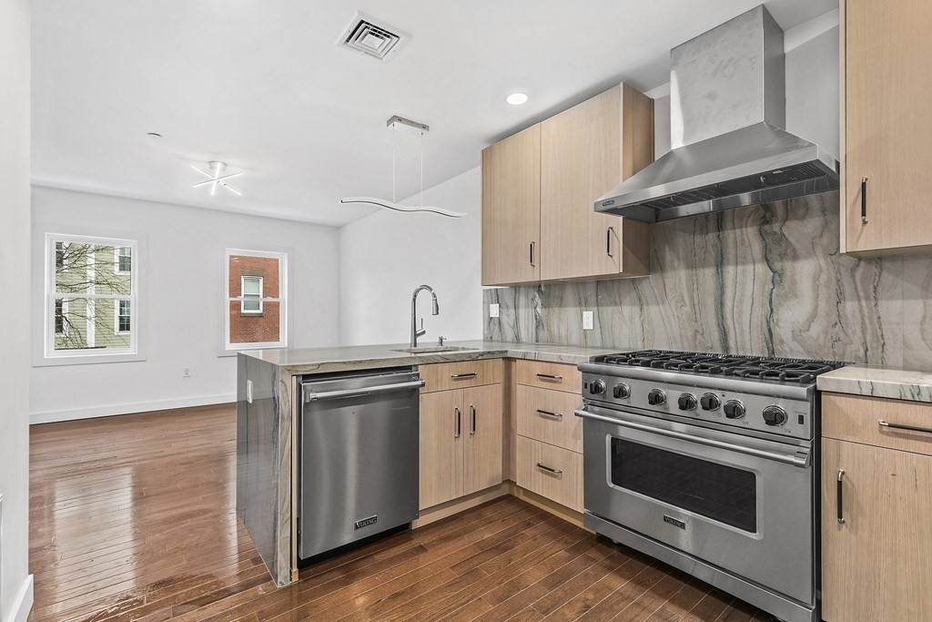 187 London St - Photo 1