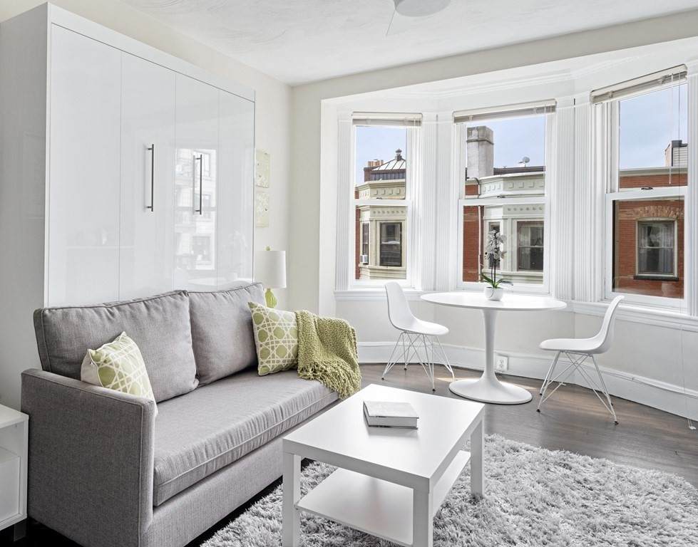 8 Garrison St - Photo 1
